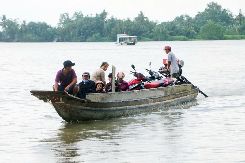 chiem-bao-di-do-qua-song