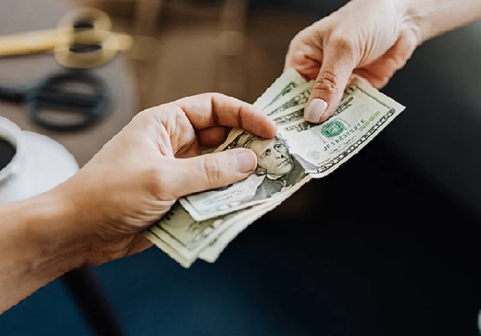 Mơ thấy tiền đô la có điềm báo ra sao?